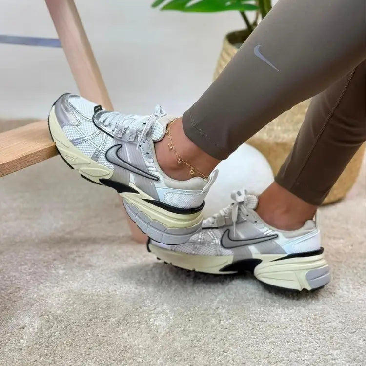Nike V2K™ Femme Impact - El poder retro que camina con el futuro. ¡comodidad, calidad y estilo!